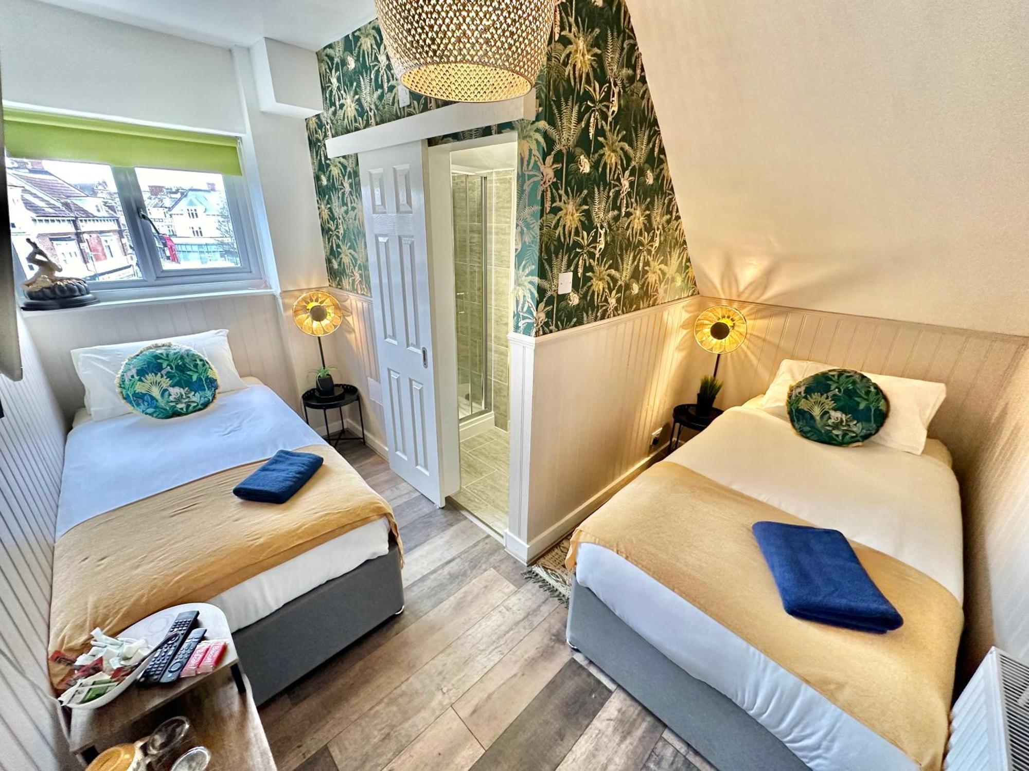 Lemur Lodge - Boutique Apartments - Short Stroll To The Beach Bournemouth Buitenkant foto